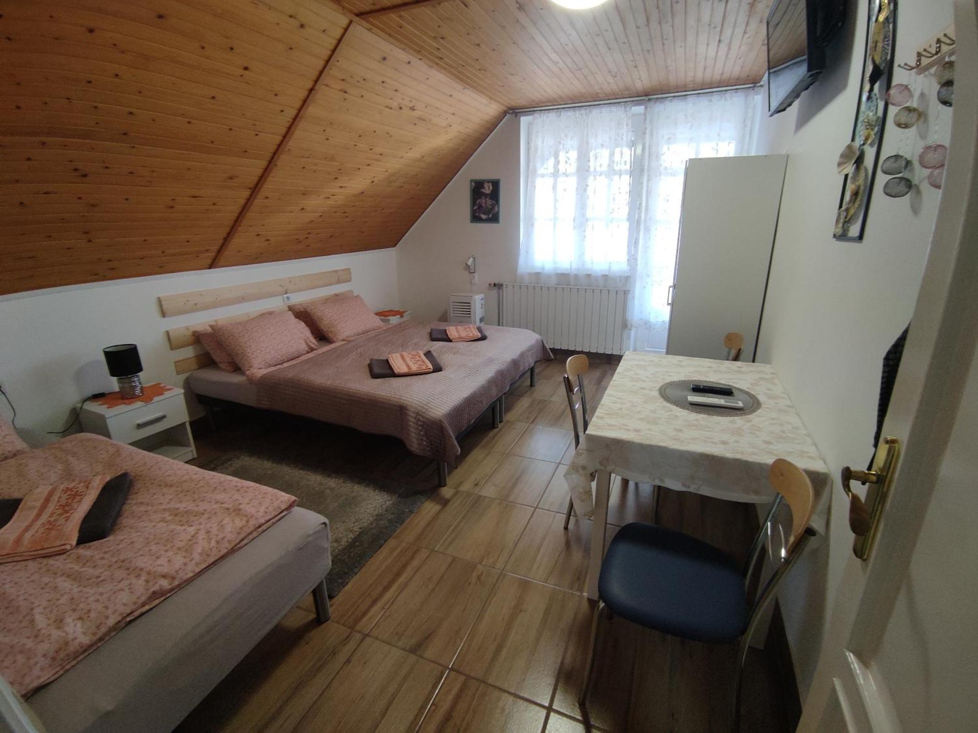 Viola Apartmanhaz Bogacs Ngoại thất bức ảnh
